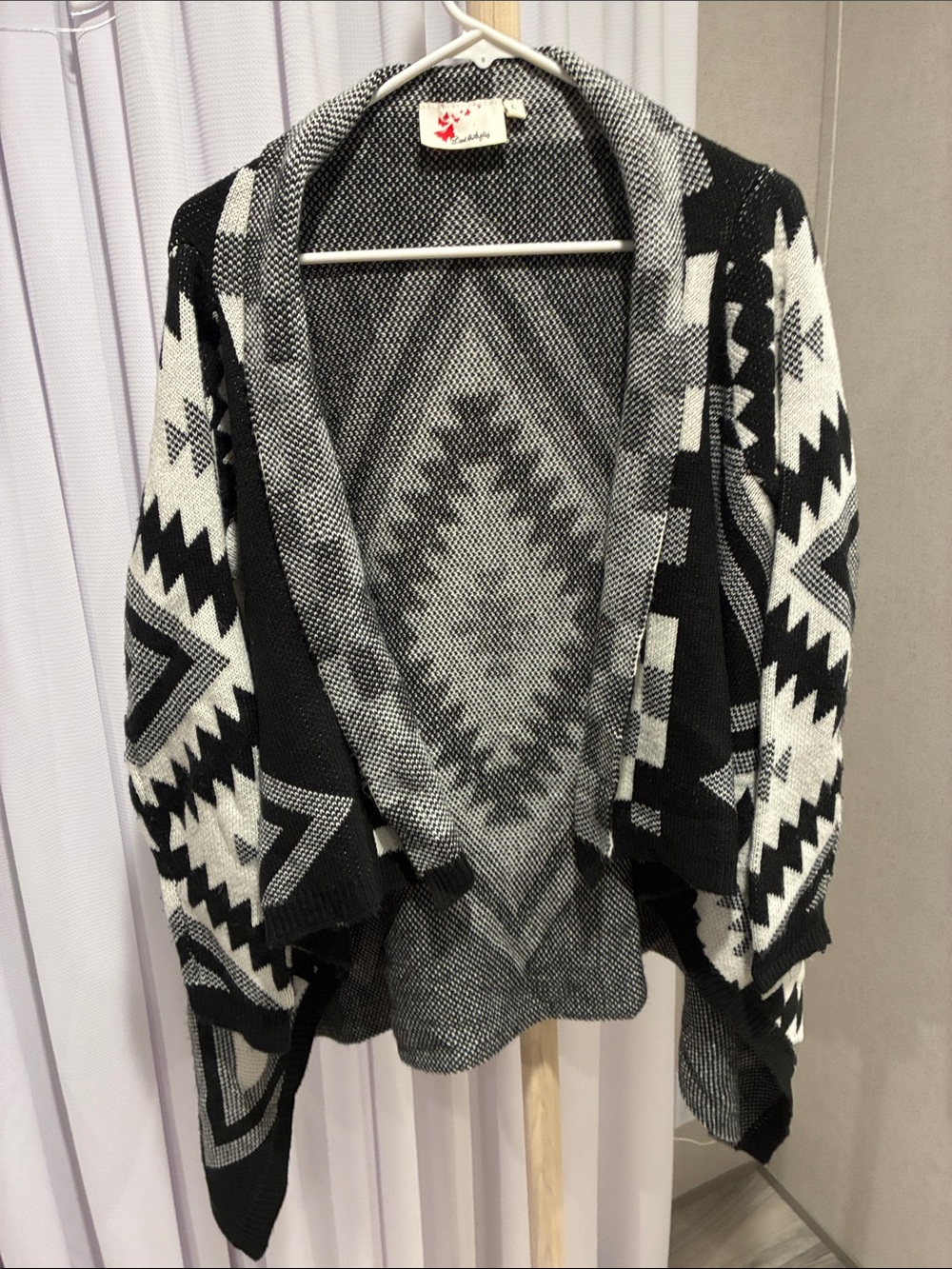 Black & White Geometric Open-Front Women's Sweater Cardigan